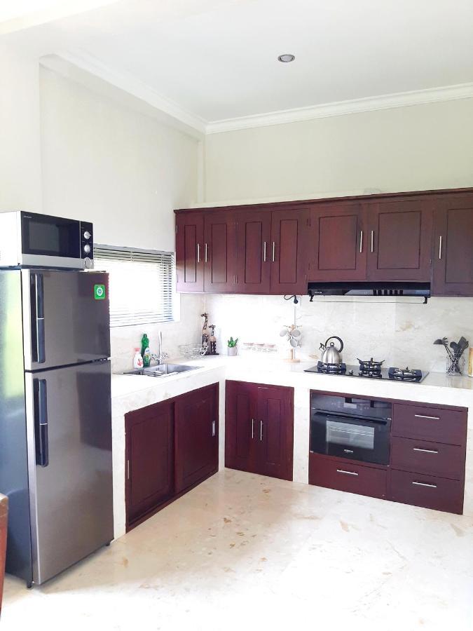 Medewi Manor Apart otel Airsatang Dış mekan fotoğraf