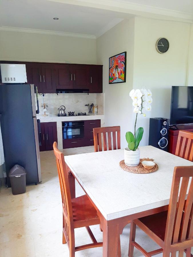 Medewi Manor Apart otel Airsatang Dış mekan fotoğraf