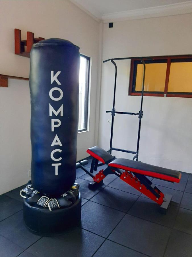 Medewi Manor Apart otel Airsatang Dış mekan fotoğraf