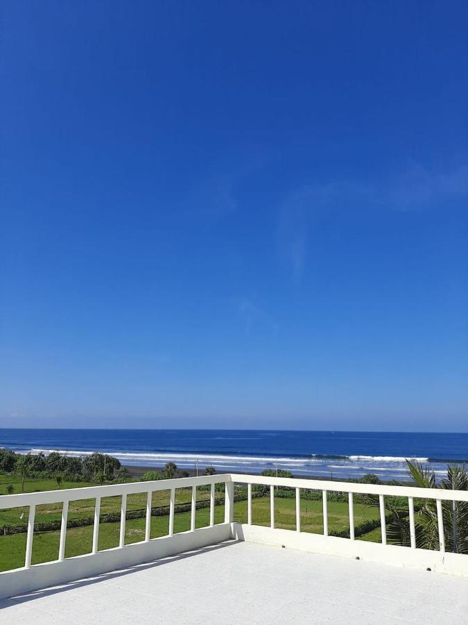 Medewi Manor Apart otel Airsatang Dış mekan fotoğraf