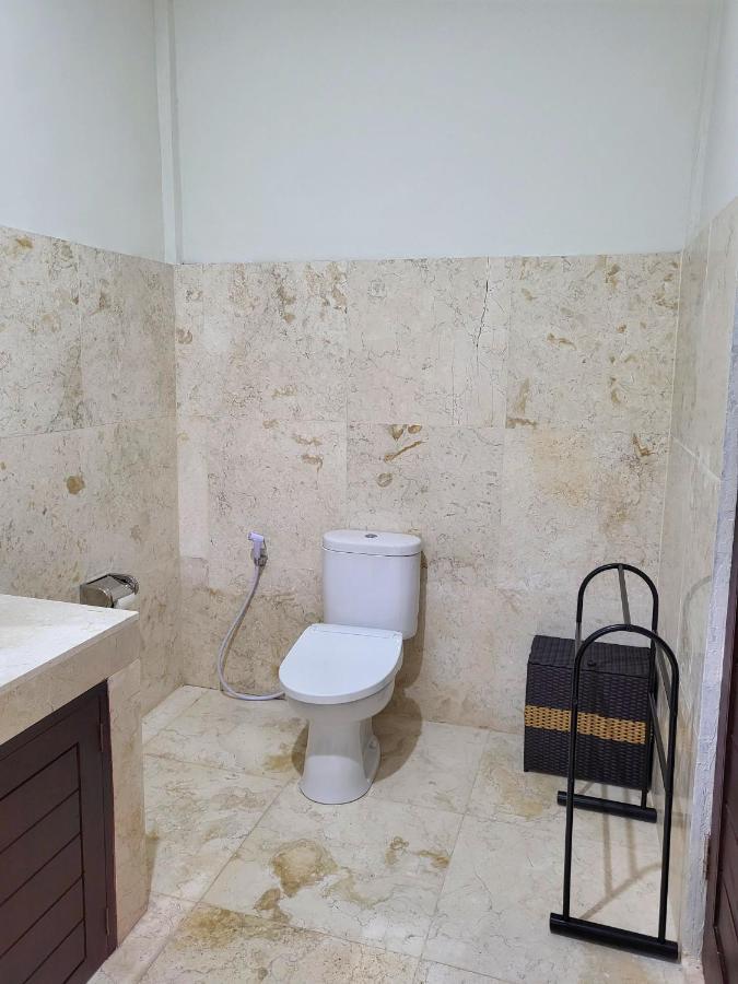 Medewi Manor Apart otel Airsatang Dış mekan fotoğraf