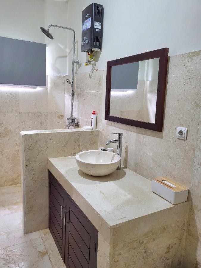 Medewi Manor Apart otel Airsatang Dış mekan fotoğraf
