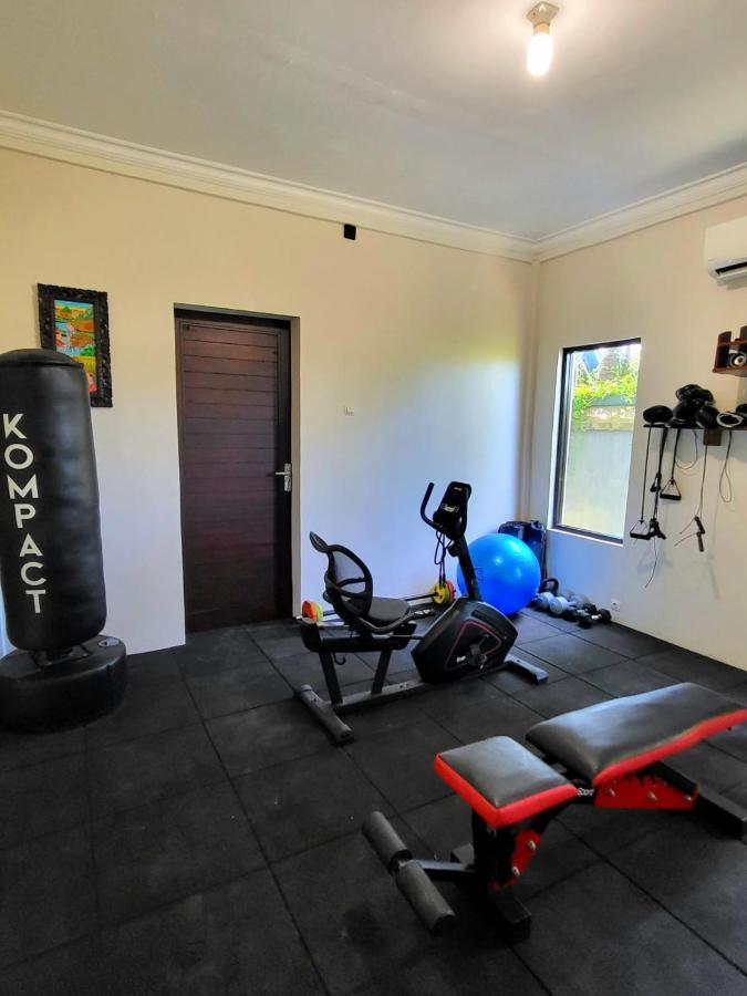 Medewi Manor Apart otel Airsatang Dış mekan fotoğraf