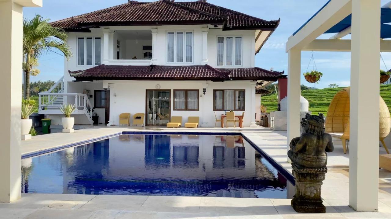 Medewi Manor Apart otel Airsatang Dış mekan fotoğraf