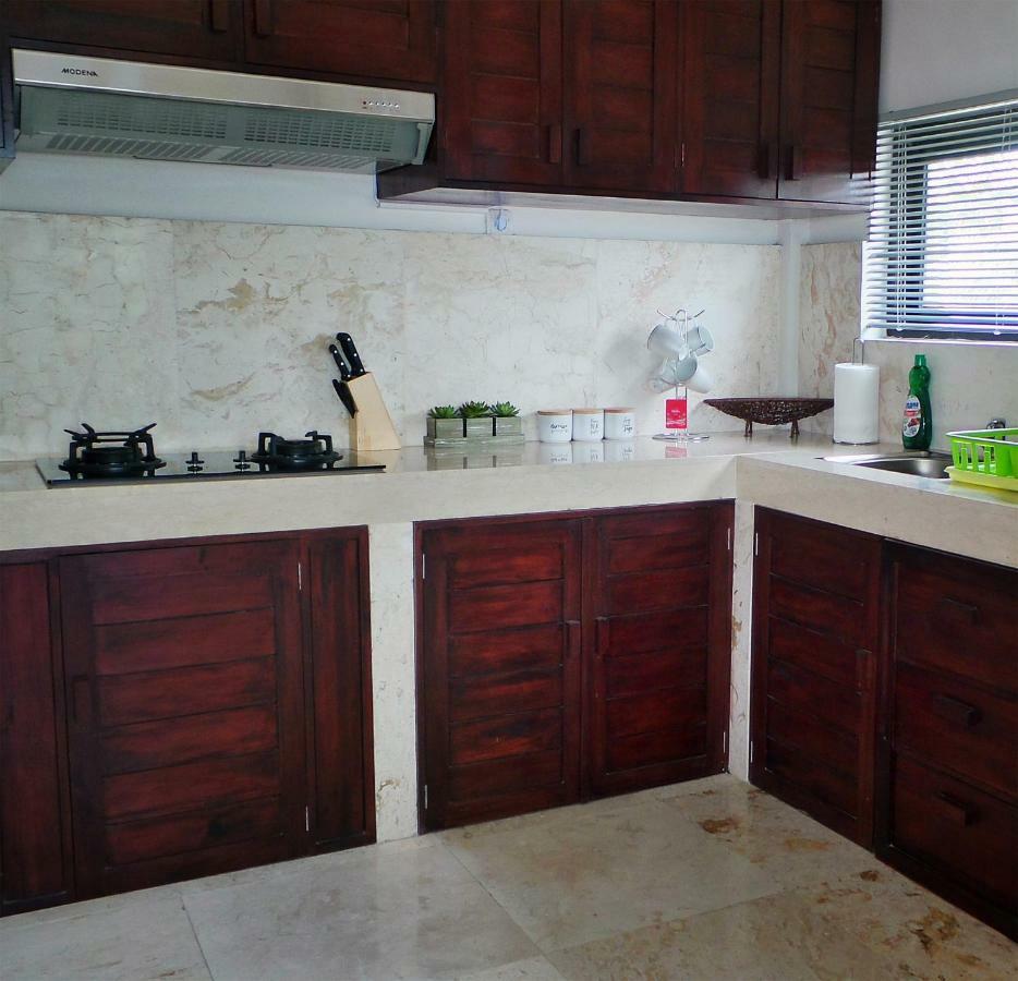 Medewi Manor Apart otel Airsatang Dış mekan fotoğraf
