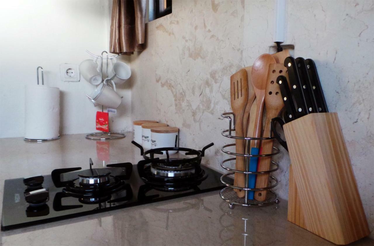 Medewi Manor Apart otel Airsatang Dış mekan fotoğraf