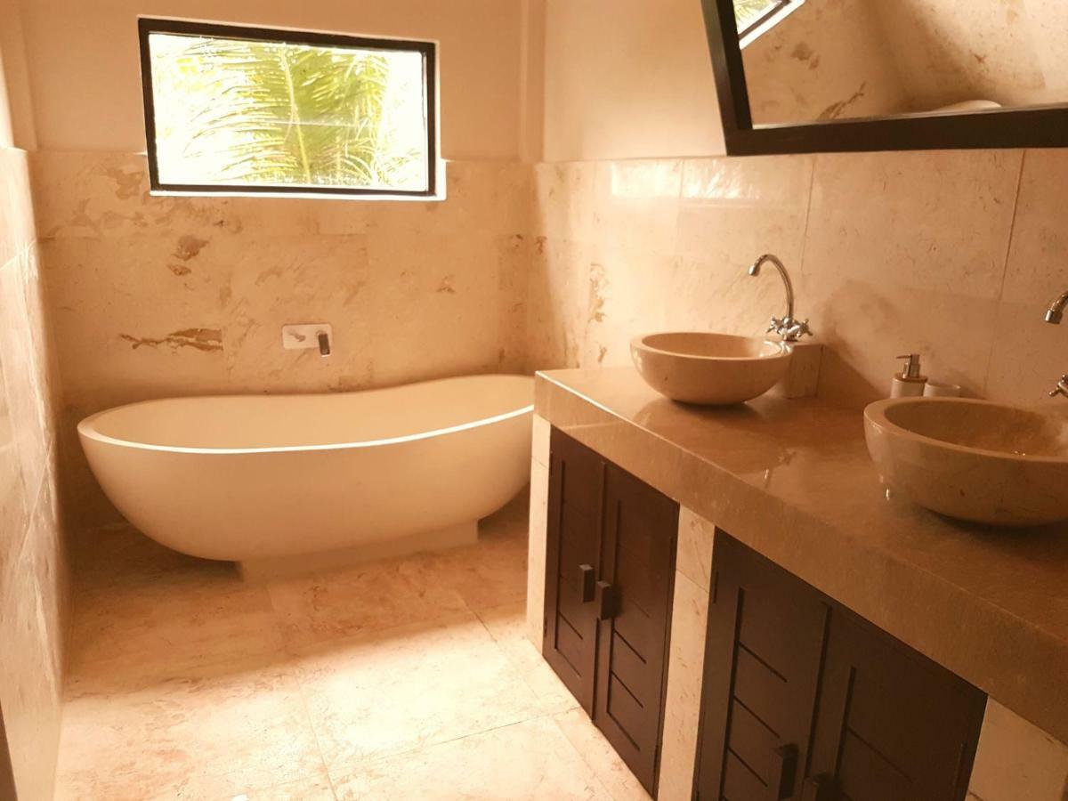 Medewi Manor Apart otel Airsatang Dış mekan fotoğraf