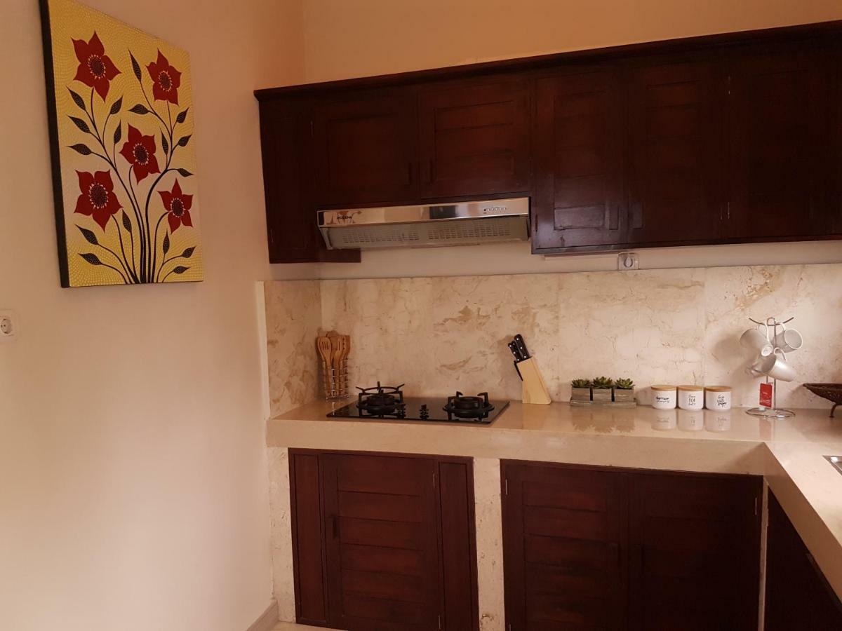 Medewi Manor Apart otel Airsatang Dış mekan fotoğraf