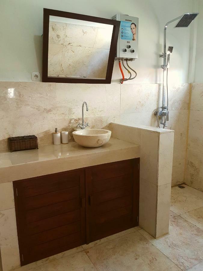 Medewi Manor Apart otel Airsatang Dış mekan fotoğraf
