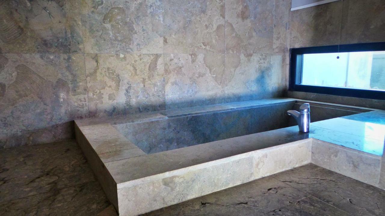 Medewi Manor Apart otel Airsatang Dış mekan fotoğraf